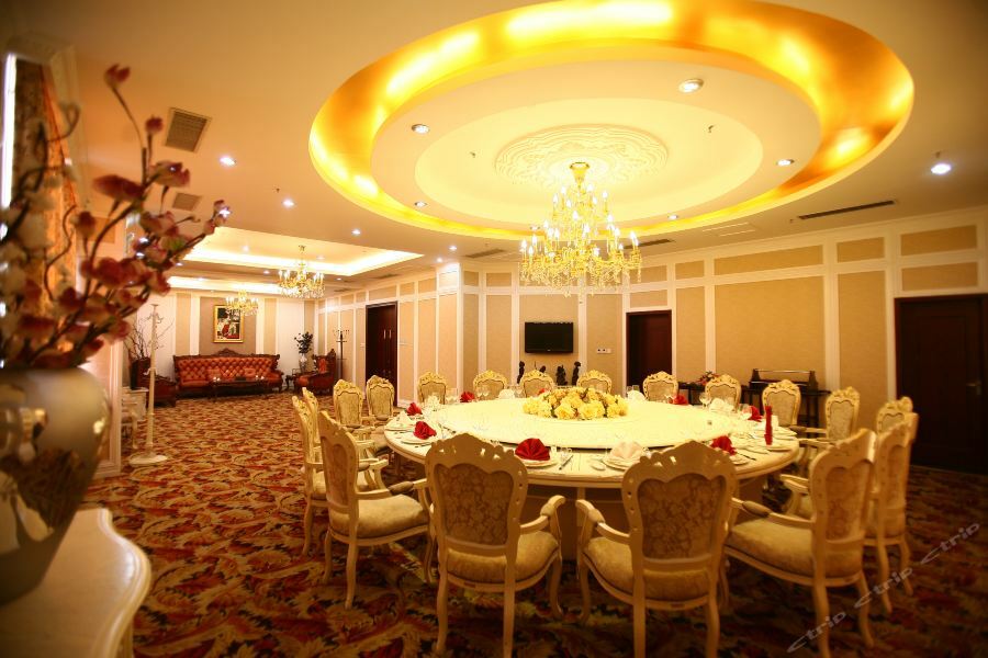 Luoyang Grand Hotel Bagian luar foto